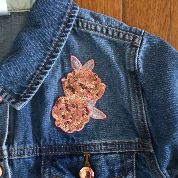 Disney Belle jean jacket w/ gorgeous appliqué - Picture 6 of 8